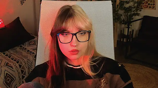 Snapshot of MemoryCadence chatting on 10-31-25, 03:13 MemoryCadence online show from 10-31-25, 03:13