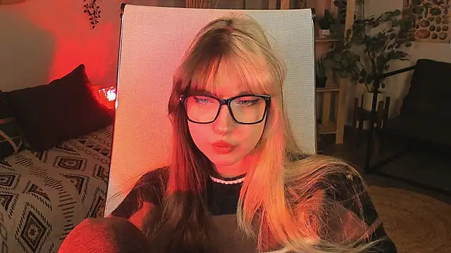 Snapshot of MemoryCadence chatting on 11-05-25, 03:01 MemoryCadence online show from 11-05-25, 03:01