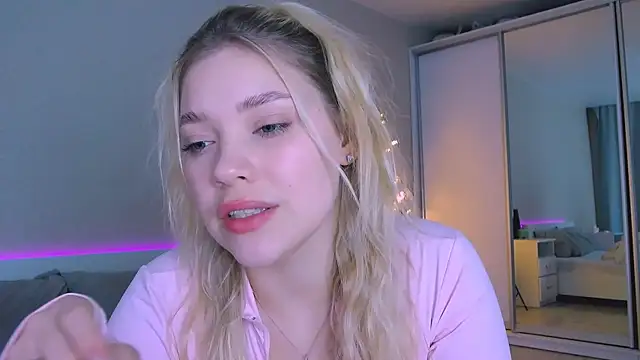 Snapshot of DIANAxxxDIAMOND chatting on 12-02-25, 02:01 DIANAxxxDIAMOND online show from 12-02-25, 02:01