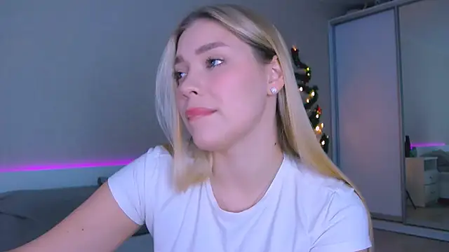 Snapshot of DIANAxxxDIAMOND chatting on 12-03-25, 09:29 DIANAxxxDIAMOND online show from 12-03-25, 09:29