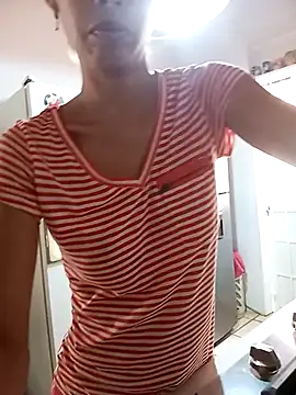 Snapshot of Sexi_girl29 chatting on 12-15-25, 02:21 Sexi girl29 online show from 12-15-25, 02:21