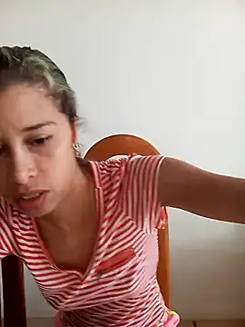 Snapshot of Sexi_girl29 chatting on 01-13-26, 02:44 Sexi girl29 online show from 01-13-26, 02:44