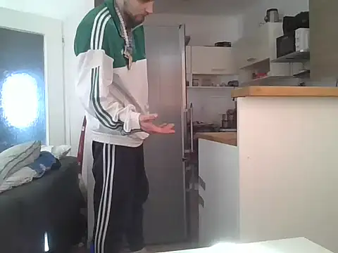 Snapshot of ThePython666 chatting on 03-18-25, 03:21 ThePython666 online show from 03-18-25, 03:21