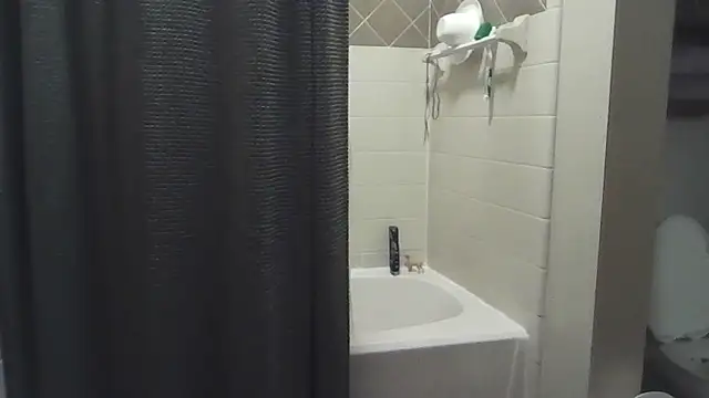 Snapshot of whowantsacreampie chatting on 10-28-25, 11:36 whowantsacreampie online show from 10-28-25, 11:36