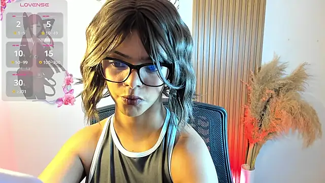Snapshot of Milabrown_ chatting on 10-02-25, 05:09 Milabrown online show from 10-02-25, 05:09