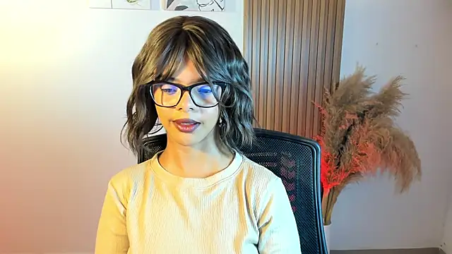 Snapshot of Milabrown_ chatting on 10-04-25, 09:13 Milabrown online show from 10-04-25, 09:13