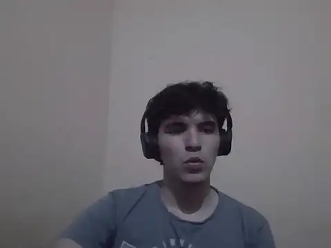 Snapshot of Visculi chatting on 12-04-25, 10:29 Visculi online show from 12-04-25, 10:29