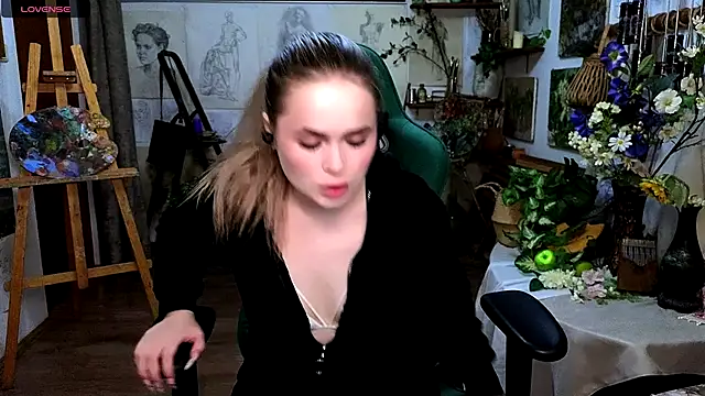 Snapshot of Jessi_Blonde chatting on 10-02-25, 10:11 Jessi Blonde online show from 10-02-25, 10:11