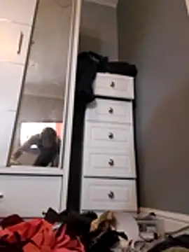 Snapshot of Nick-Ox chatting on 06-19-26, 03:49 Nick-Ox online show from 06-19-26, 03:49