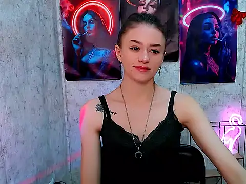 Snapshot of LanaTey chatting on 12-19-25, 08:27 LanaTey online show from 12-19-25, 08:27