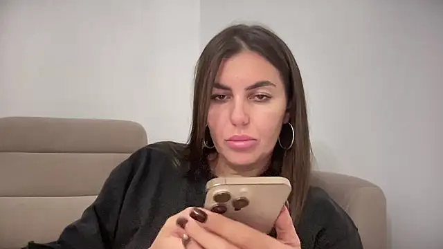 Snapshot of AngelinaMeov chatting on 10-21-25, 05:13 AngelinaMeov online show from 10-21-25, 05:13