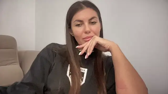 Snapshot of AngelinaMeov chatting on 11-04-25, 07:46 AngelinaMeov online show from 11-04-25, 07:46