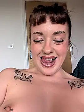 Snapshot of Petite_Juicy_Olive chatting on 05-09-26, 08:08 Petite Juicy Olive online show from 05-09-26, 08:08