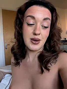 Petite Juicy Olive online show from 07-09-26, 08:07