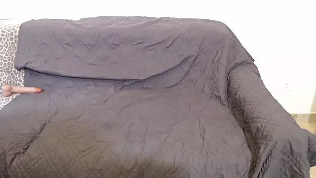 Selene-1975 online show from 10-19-25, 01:45