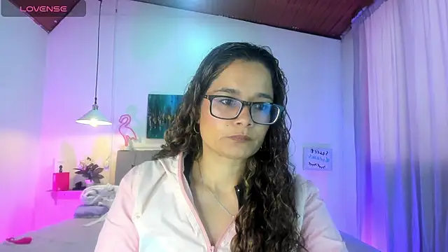 Rose Thompson1 online show from 04-19-26, 01:43