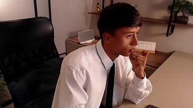 Snapshot of labrinthteasing chatting on 03-17-25, 07:48 labrinthteasing online show from 03-17-25, 07:48