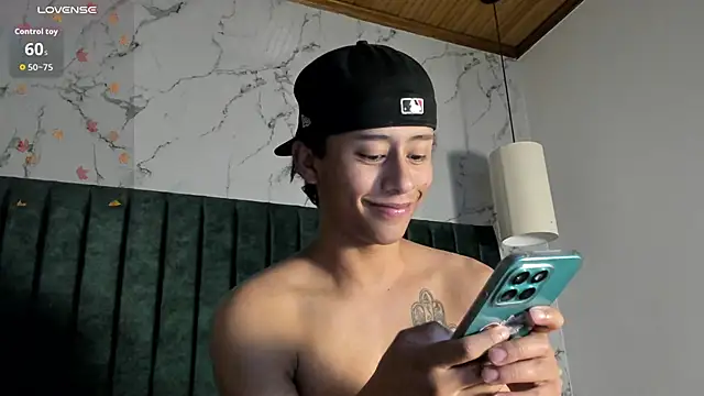 Snapshot of labrinthteasing chatting on 09-18-25, 10:34 labrinthteasing online show from 09-18-25, 10:34