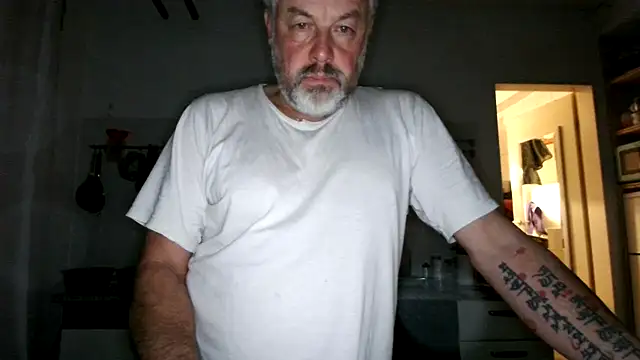 Berg Boy online show from 10-28-25, 04:38