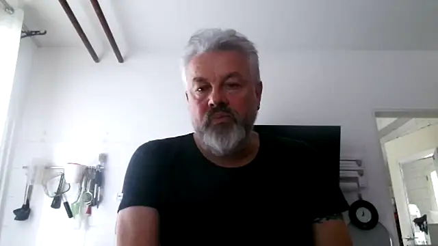 Snapshot of Berg_Boy chatting on 02-04-26, 12:00 Berg Boy online show from 02-04-26, 12:00