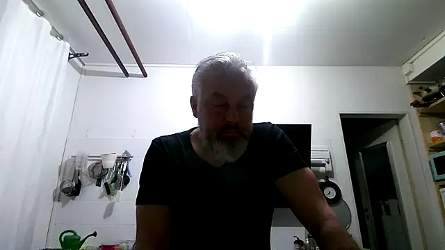 Snapshot of Berg_Boy chatting on 02-20-26, 05:37 Berg Boy online show from 02-20-26, 05:37