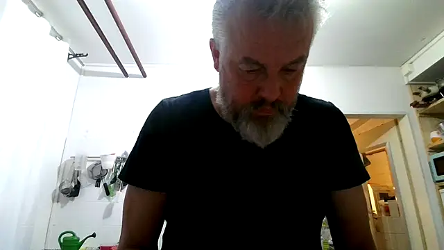 Snapshot of Berg_Boy chatting on 02-20-26, 06:26 Berg Boy online show from 02-20-26, 06:26