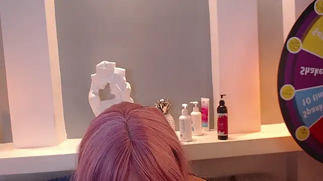 milu w4llace online show from 03-15-25, 12:15