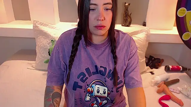 milu w4llace online show from 09-26-25, 12:14