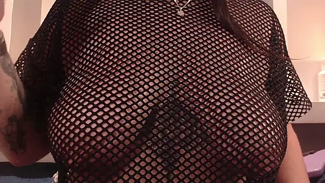 milu w4llace online show from 10-28-25, 04:49