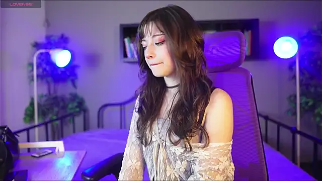 Snapshot of Miyuki_wolf chatting on 11-18-25, 09:30 Miyuki wolf online show from 11-18-25, 09:30