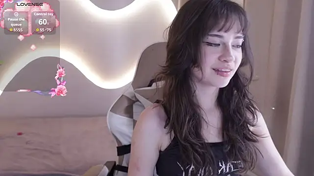 Snapshot of Miyuki_wolf chatting on 11-26-25, 08:32 Miyuki wolf online show from 11-26-25, 08:32