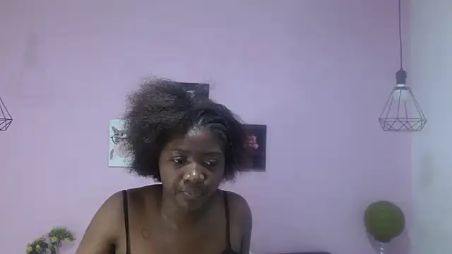Snapshot of fiorela_madison chatting on 09-25-25, 12:31 fiorela madison online show from 09-25-25, 12:31