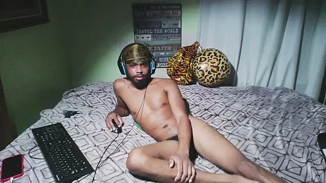 Snapshot of anthonyroth chatting on 09-29-25, 01:33 anthonyroth online show from 09-29-25, 01:33