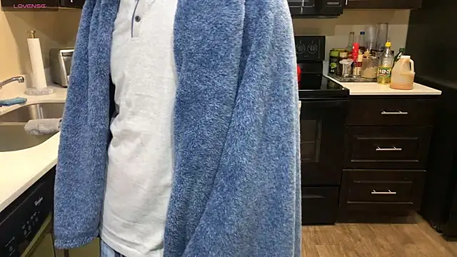 Snapshot of anthonyroth chatting on 03-16-26, 07:29 anthonyroth online show from 03-16-26, 07:29