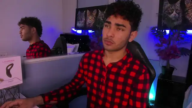 Snapshot of LucasCarterr_ chatting on 11-13-25, 03:38 LucasCarterr online show from 11-13-25, 03:38