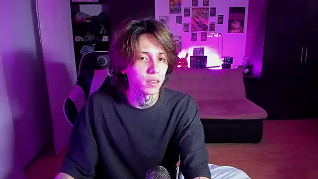 Snapshot of xIce_Boy chatting on 04-24-26, 12:57 xIce Boy online show from 04-24-26, 12:57