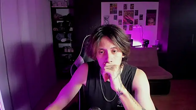 Snapshot of xIce_Boy chatting on 05-01-26, 01:10 xIce Boy online show from 05-01-26, 01:10