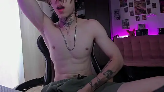 Snapshot of xIce_Boy chatting on 05-07-26, 10:15 xIce Boy online show from 05-07-26, 10:15
