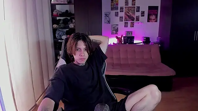 Snapshot of xIce_Boy chatting on 05-09-26, 10:37 xIce Boy online show from 05-09-26, 10:37