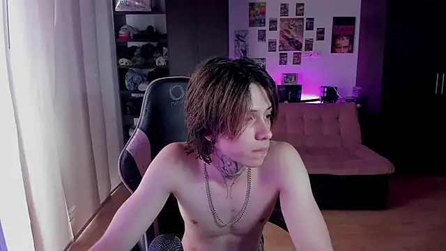 Snapshot of xIce_Boy chatting on 05-10-26, 09:42 xIce Boy online show from 05-10-26, 09:42