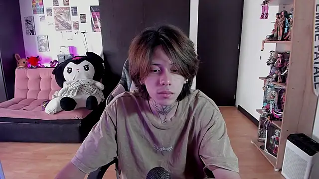 Snapshot of xIce_Boy chatting on 05-20-26, 01:17 xIce Boy online show from 05-20-26, 01:17