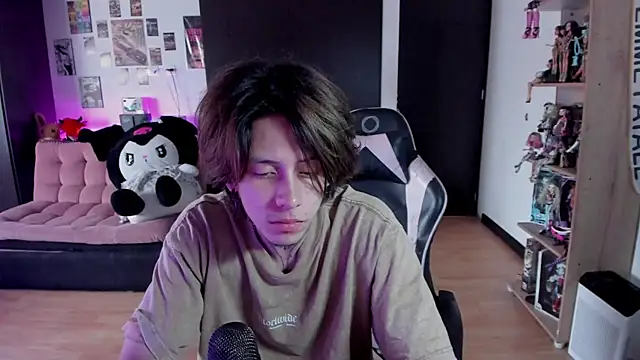 Snapshot of xIce_Boy chatting on 05-21-26, 01:18 xIce Boy online show from 05-21-26, 01:18