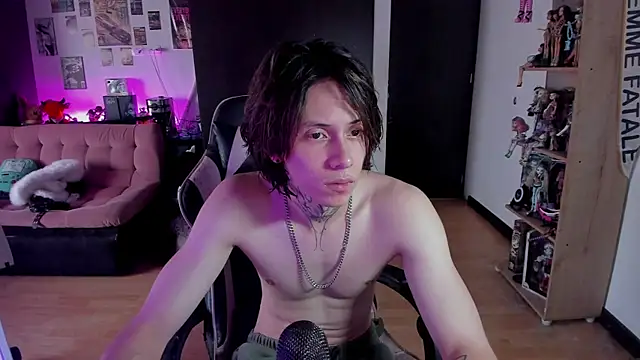 Snapshot of xIce_Boy chatting on 05-24-26, 08:36 xIce Boy online show from 05-24-26, 08:36