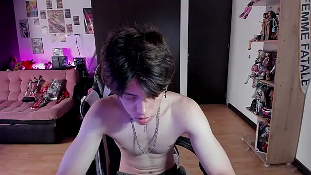 Snapshot of xIce_Boy chatting on 06-06-26, 02:44 xIce Boy online show from 06-06-26, 02:44