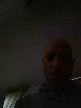 Snapshot of svenpfeifer chatting on 01-14-26, 02:12 svenpfeifer online show from 01-14-26, 02:12