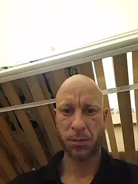 Snapshot of svenpfeifer chatting on 02-25-26, 12:42 svenpfeifer online show from 02-25-26, 12:42