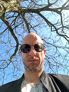 Snapshot of svenpfeifer chatting on 03-19-26, 10:08 svenpfeifer online show from 03-19-26, 10:08