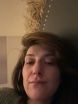 2brokegirlz online show from 03-11-25, 09:45