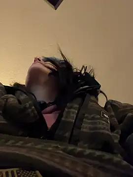 2brokegirlz online show from 03-14-25, 12:18