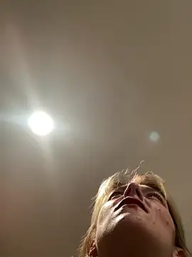 2brokegirlz online show from 09-11-25, 10:15